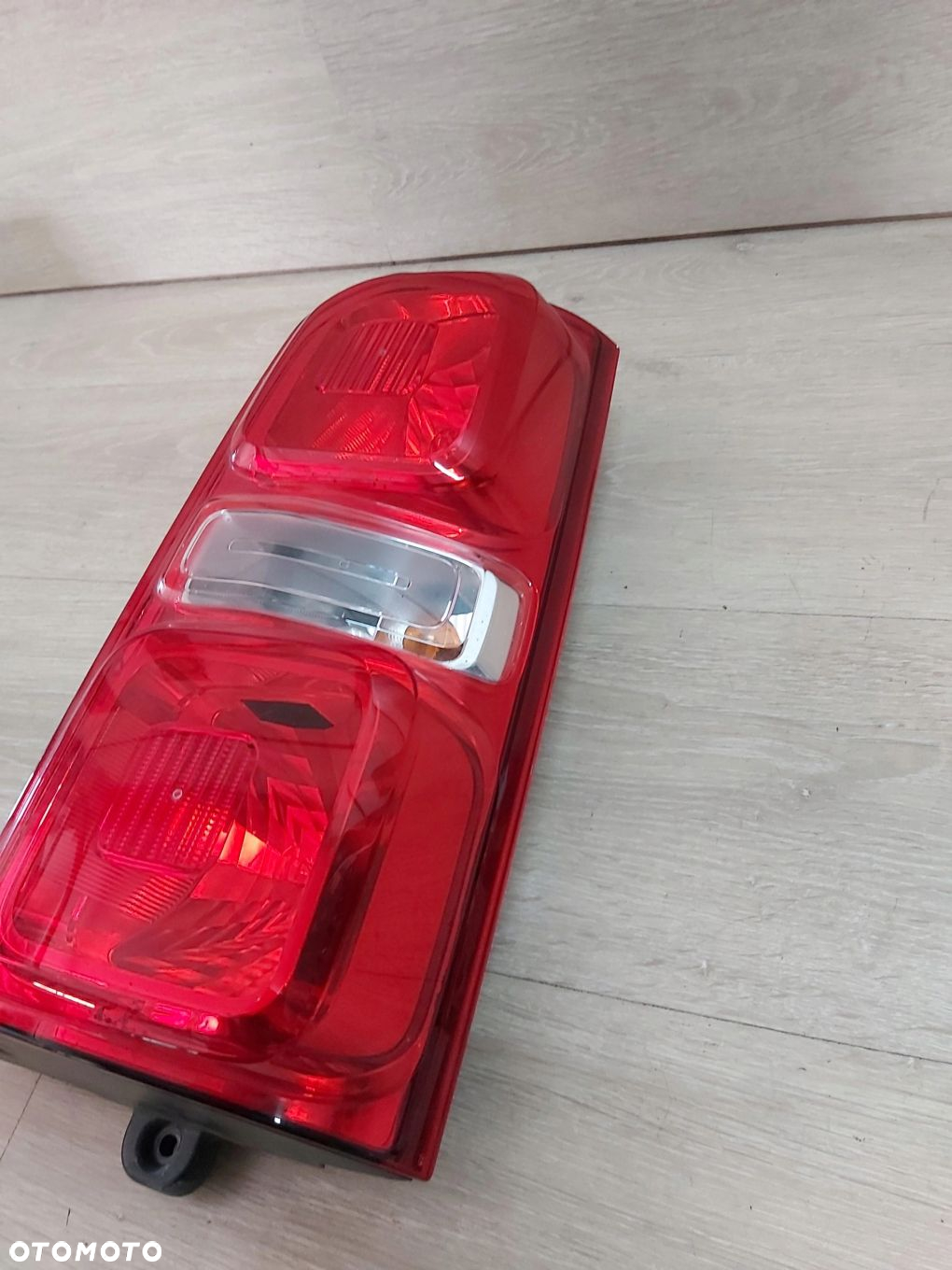 Toyota Proace Expert Jumpy lampa tył prawa 9808243080 - 2