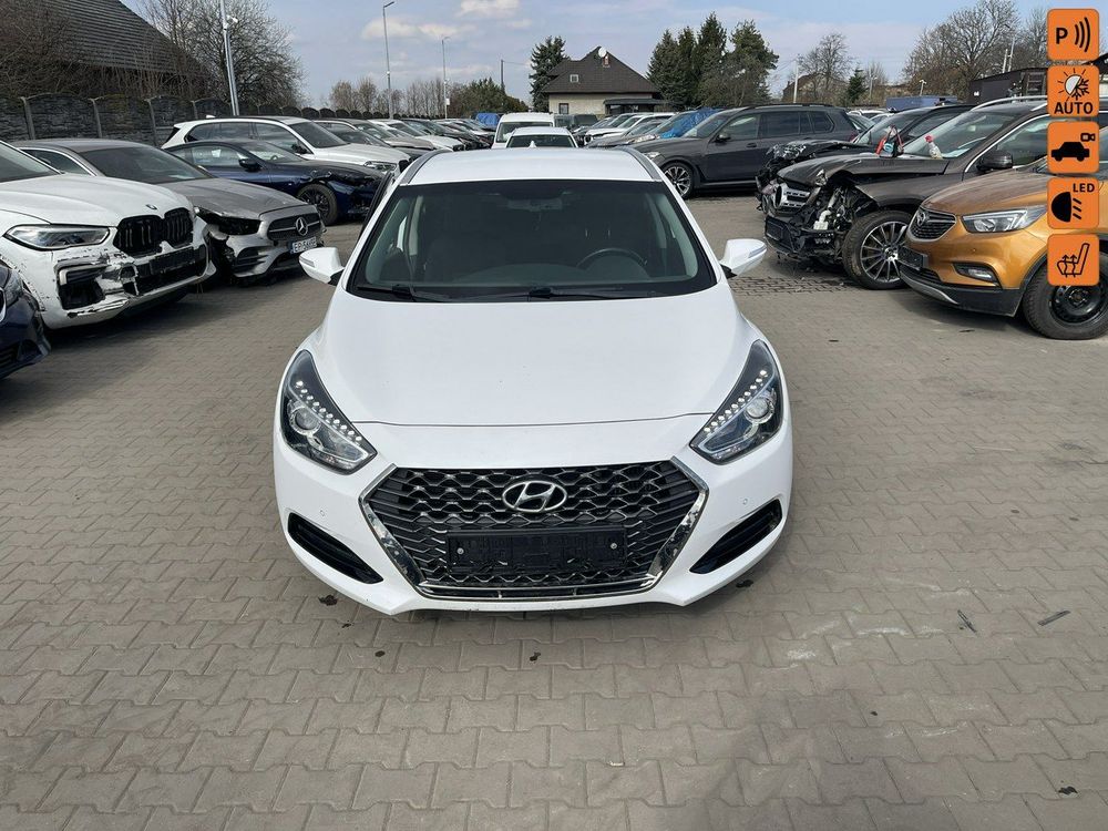Hyundai i40 Kombi blue 1.6 CRDi Space 2019