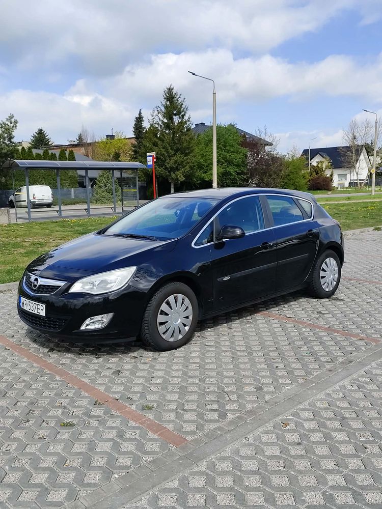 Opel Astra J 1.4 Turbo 2011