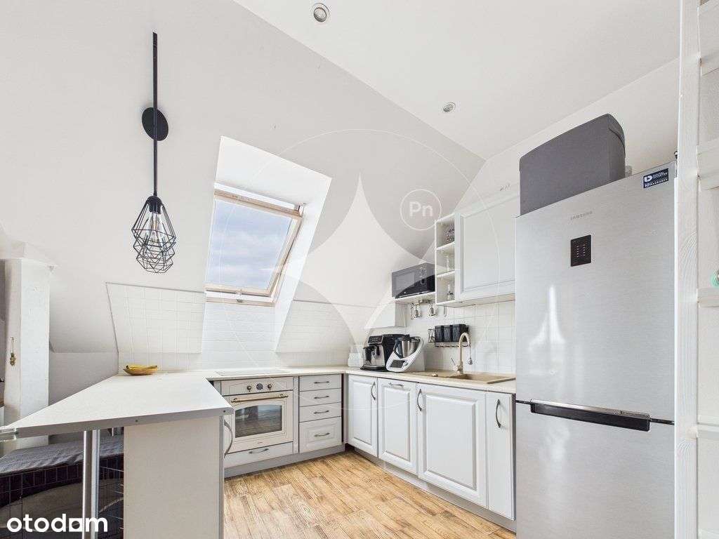 Dwupoziomowe mieszkanie na Starówce z piwnicą-16