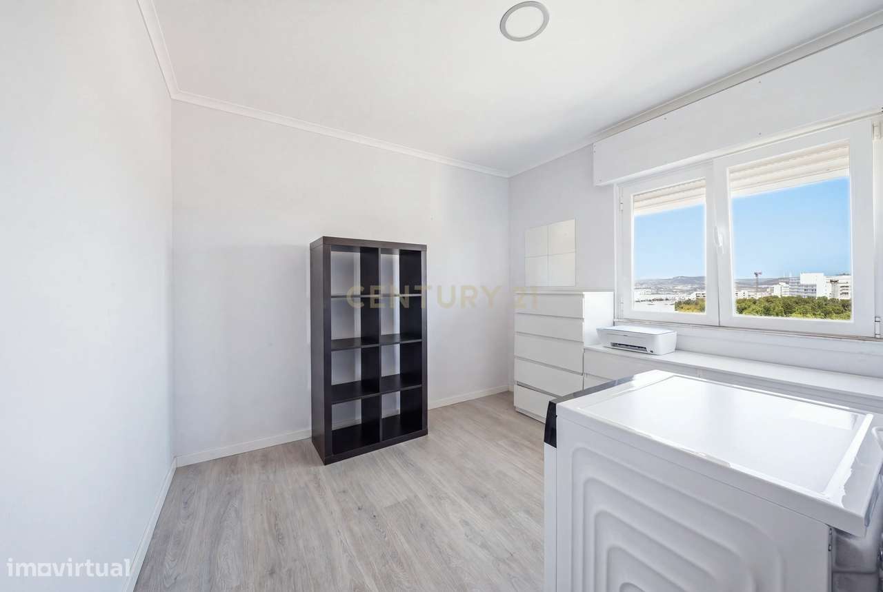 T3 em Santo António dos Cavaleiros, totalmente remodelado | Excelente-7