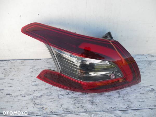 LAMPA TYŁ PEUGEOT 308 II LIFT LEWA - 1