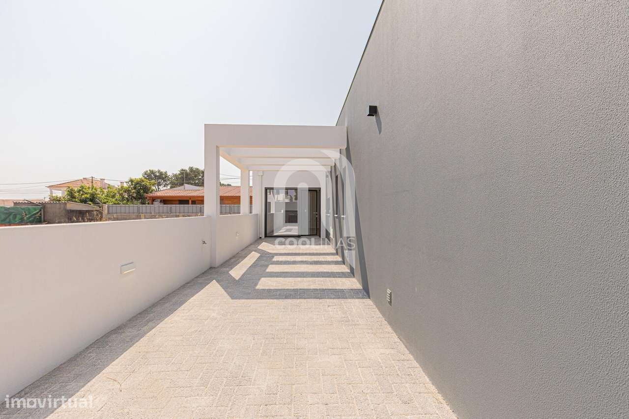 Fantástica Moradia Térrea T3+1 com Piscina de água salgada e aquecida-48