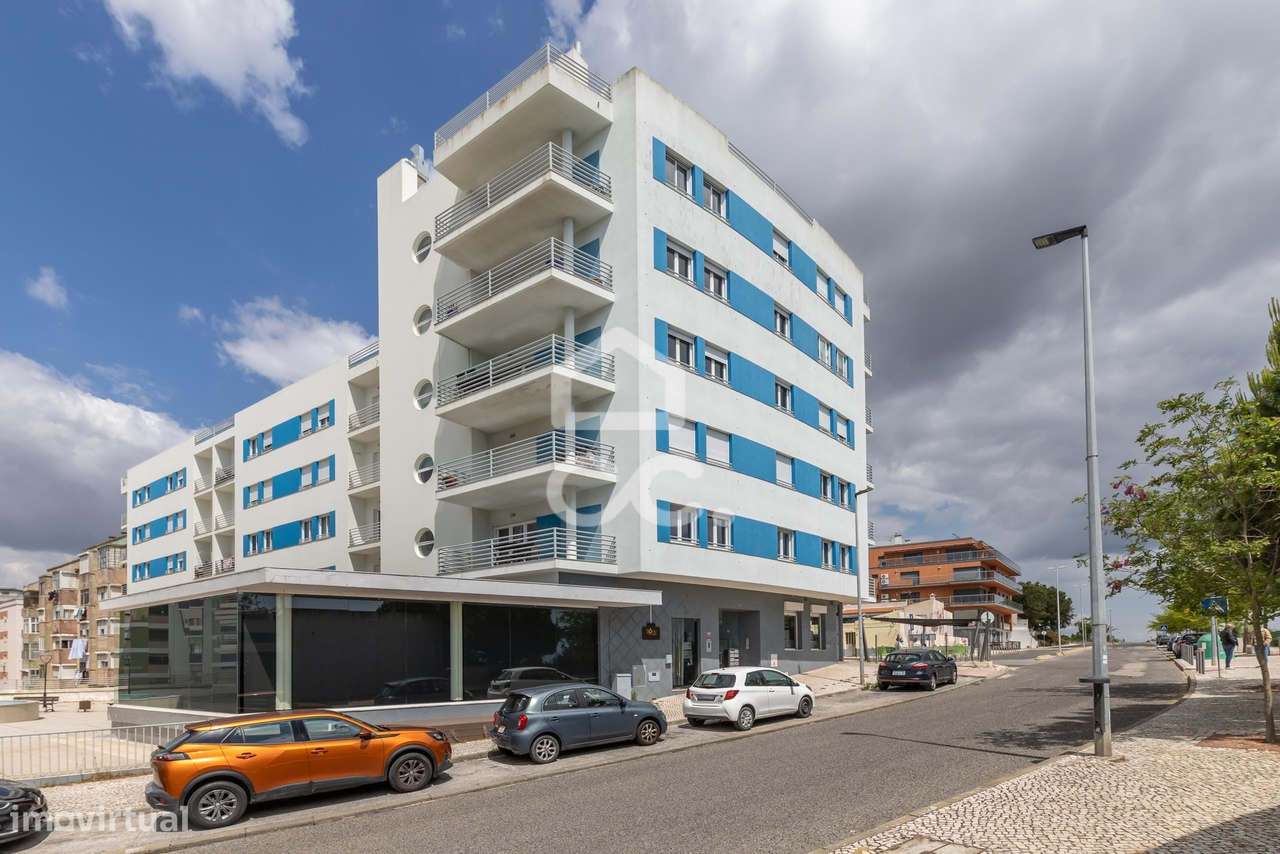 Magnifico apartamento T3 com vista para a baia de Setúbal com garagem - Grande imagem: 4/60