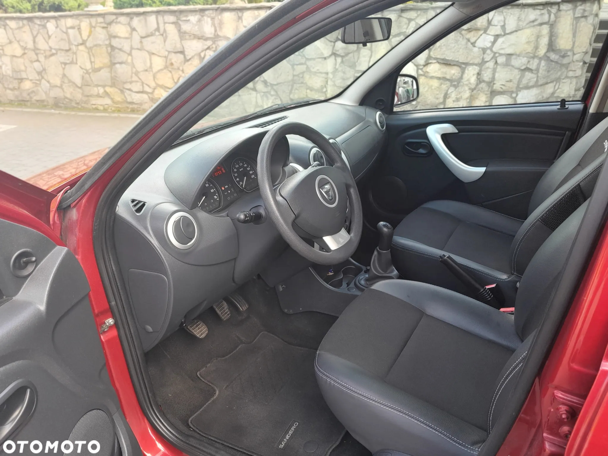 Dacia Sandero Stepway 1.6 - 4