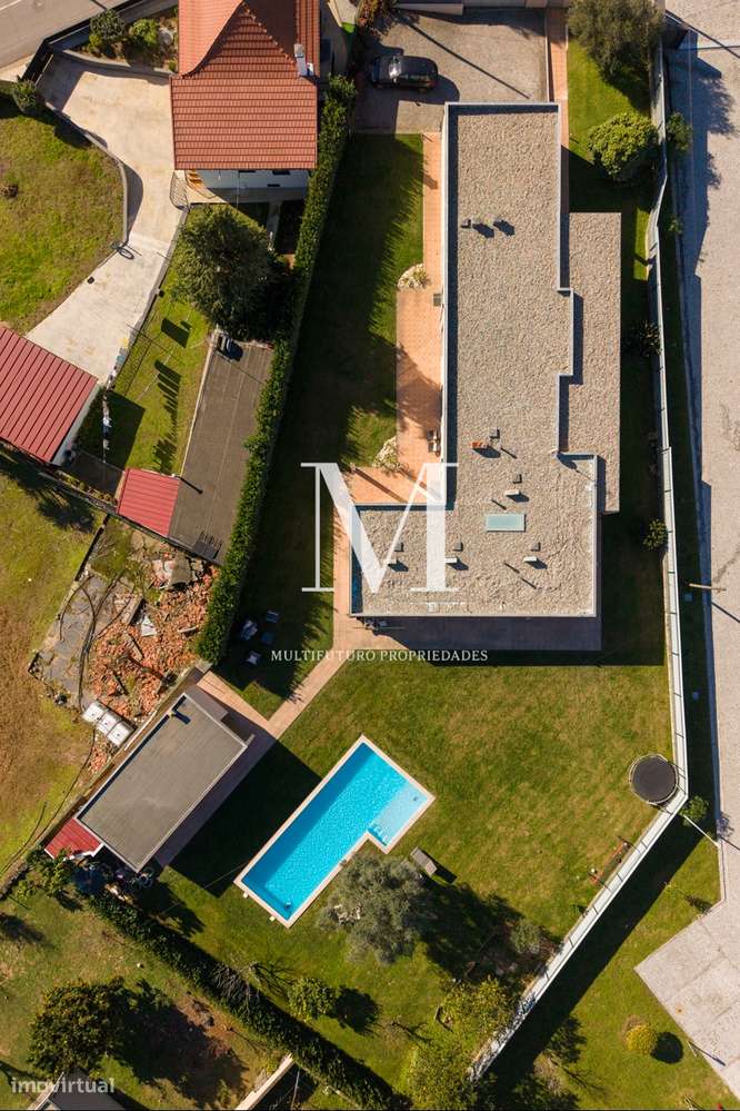 Famalicão | Propriedade T3+1 Térrea | 1.500 m² | Piscina | Jardim | LU-5