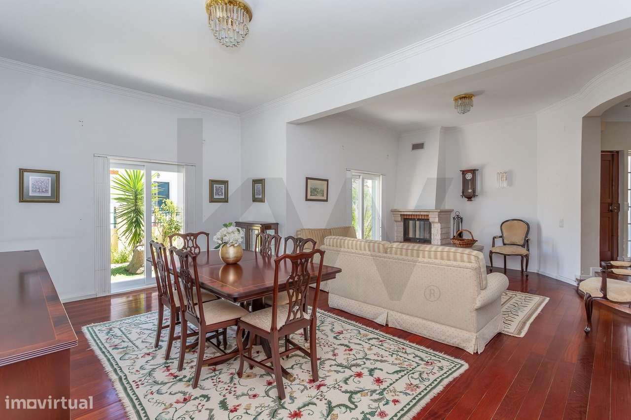 Moradia Isolada | 5 Quartos, Jardim, Garagem para 4 Carros-6