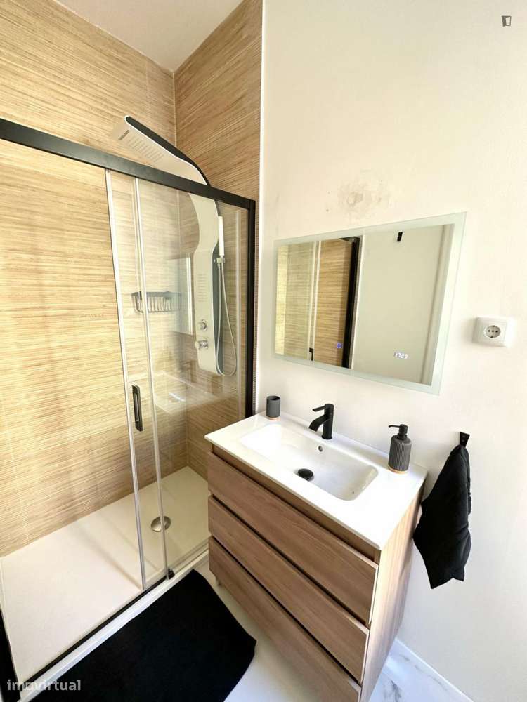 Quarto - localizado em Santa Apolónia Lisbon - Grande imagem: 4/10