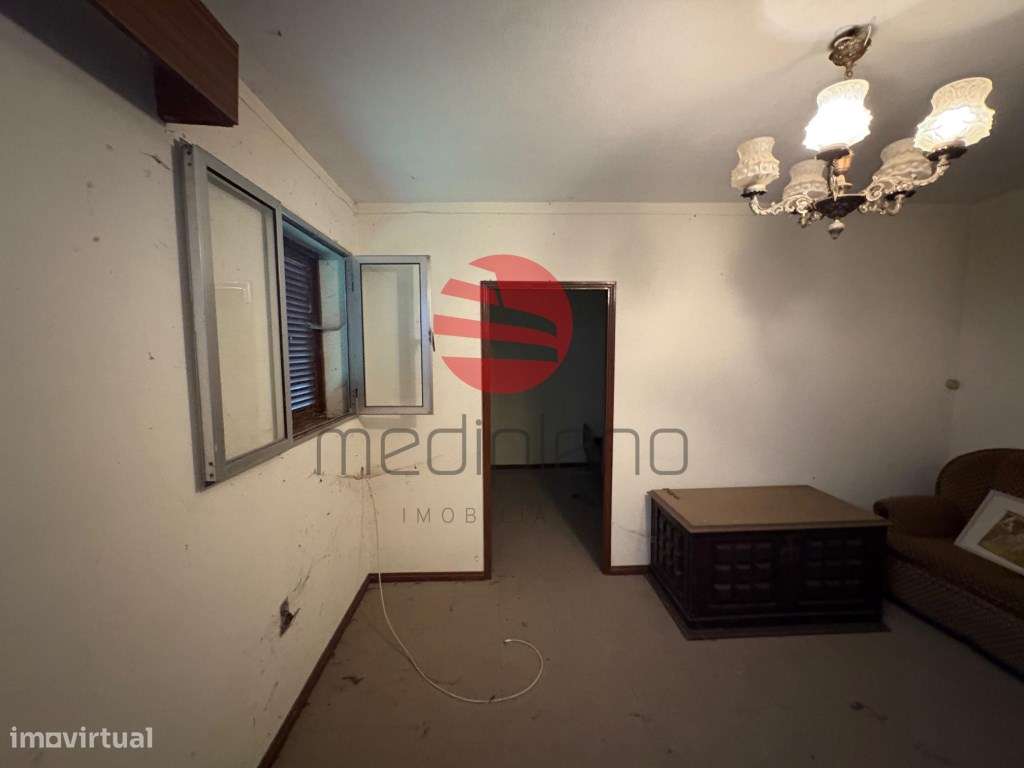 Moradia Bi-Familiar T8 Venda Moimenta da Beira-46