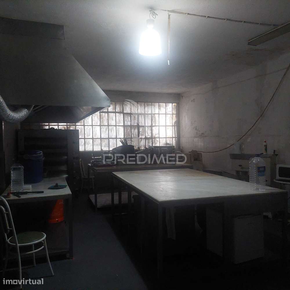 Trespasse - Loja 150 m² - Rua do Heroísmo - Porto-7