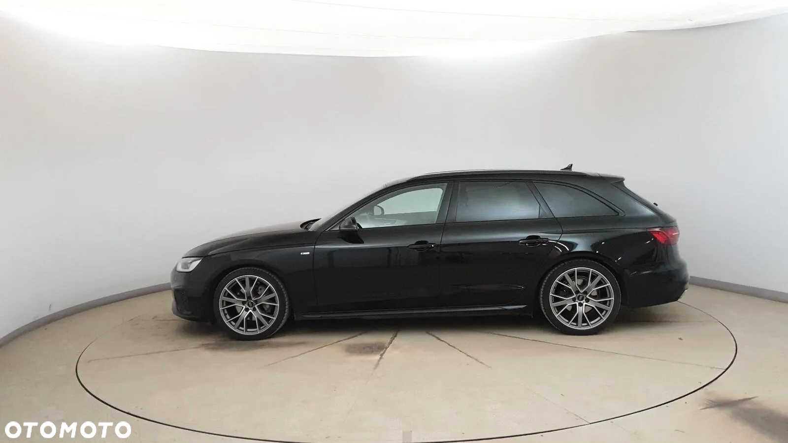 Audi A4 Avant 40 TDI quattro S tronic S line - 2