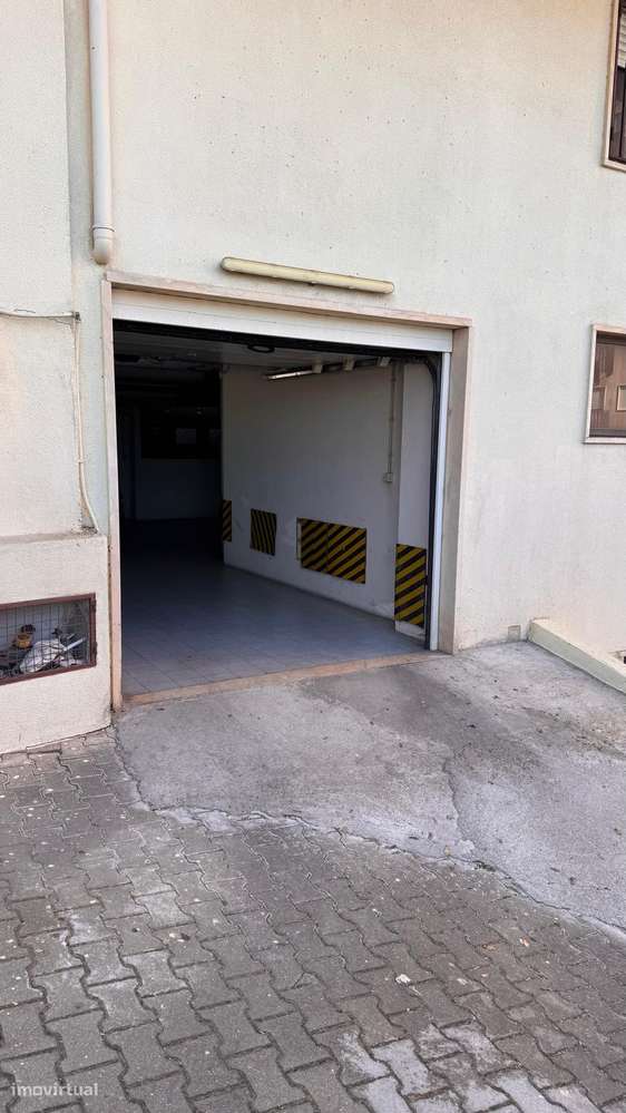 Garagem para arrendar na urbanização de São Marcos Sintra - Grande imagem: 4/13
