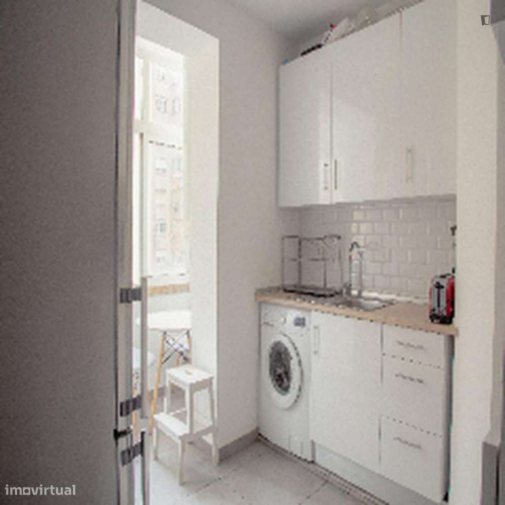 Quarto - localizado em Roma-Areeiro Lisbon - Grande imagem: 4/6