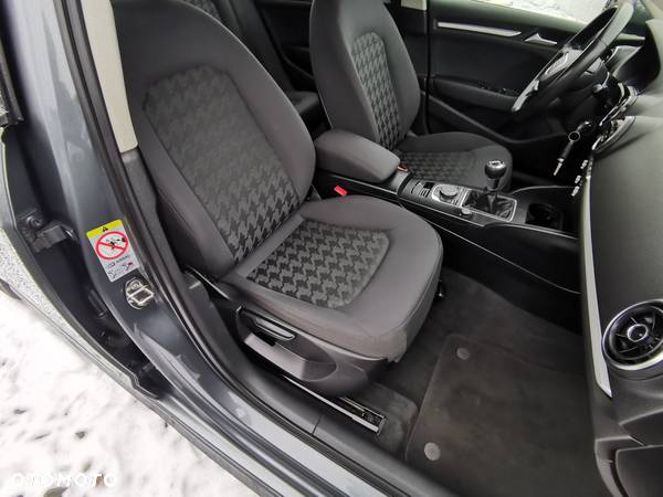 Audi A3 1.6 TDI Sportback ultra Attraction - 35