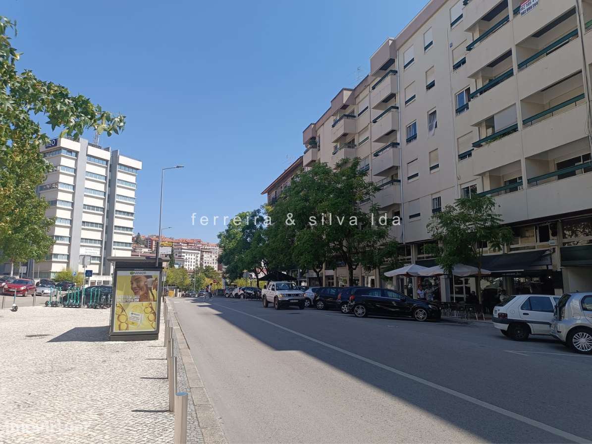 Apartamento T2 em Coimbra (Rua General Humberto Delgado)-12