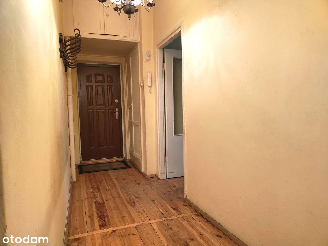 M3 na 1 piętrze w bloku z cegły obok Ronda Solidarności, do remontu-5