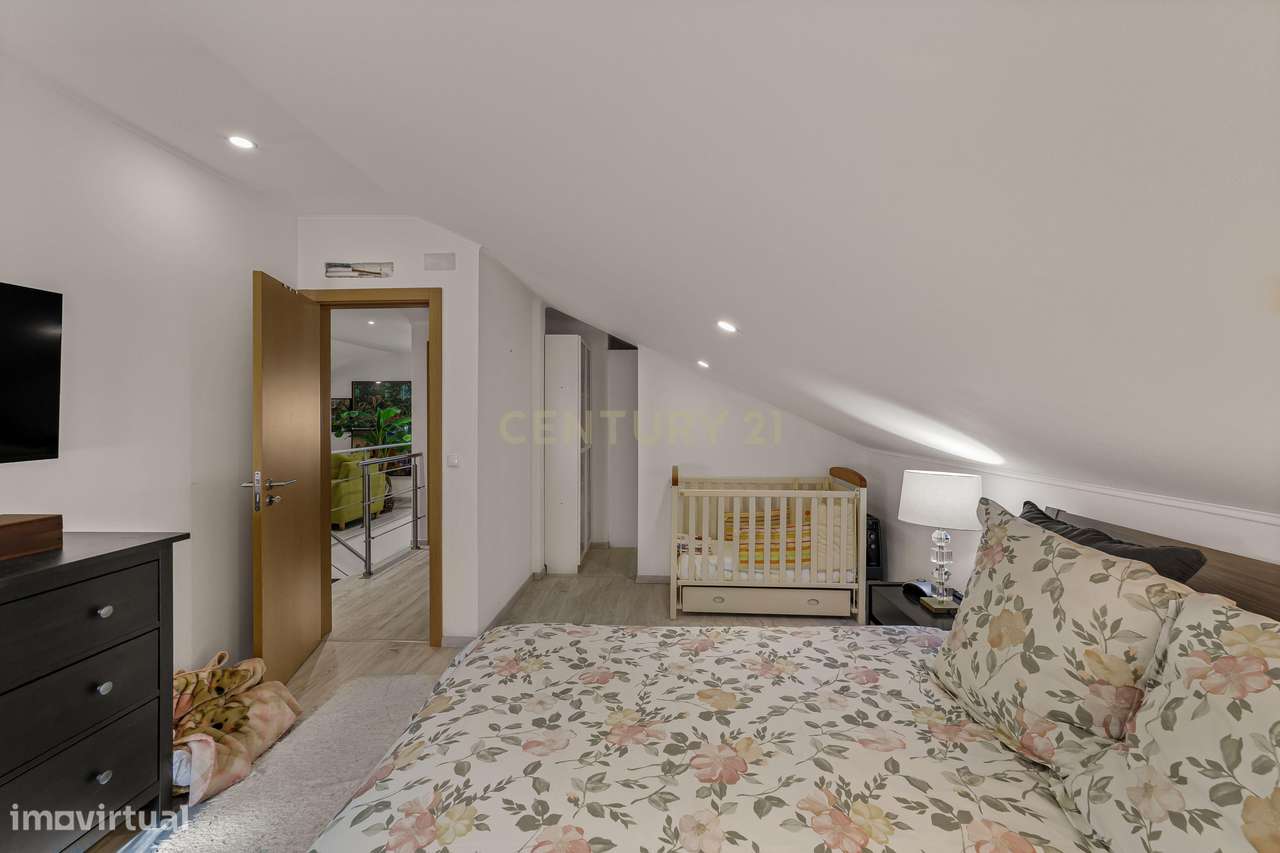 Moradia T3 isolada com garagem, Quinta do Conde-29