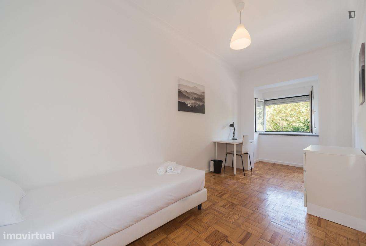 Quarto - localizado em Sete Rios Lisbon - Grande imagem: 4/8