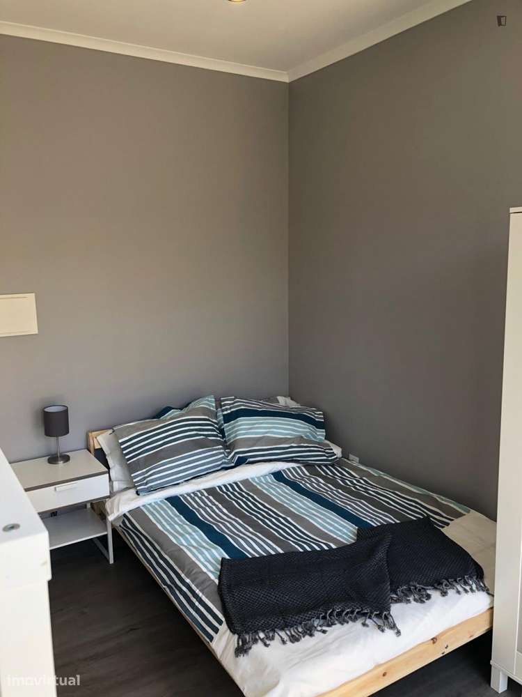 Quarto - localizado em São Sebastião Lisbon - Grande imagem: 5/8