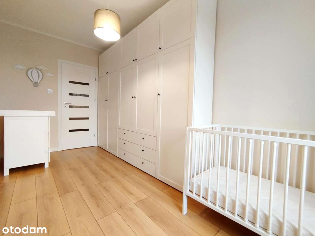 Nowoczesne mieszkanie z pięknym widokiem i meblami w cenie - Pełny obrazek: 2/10