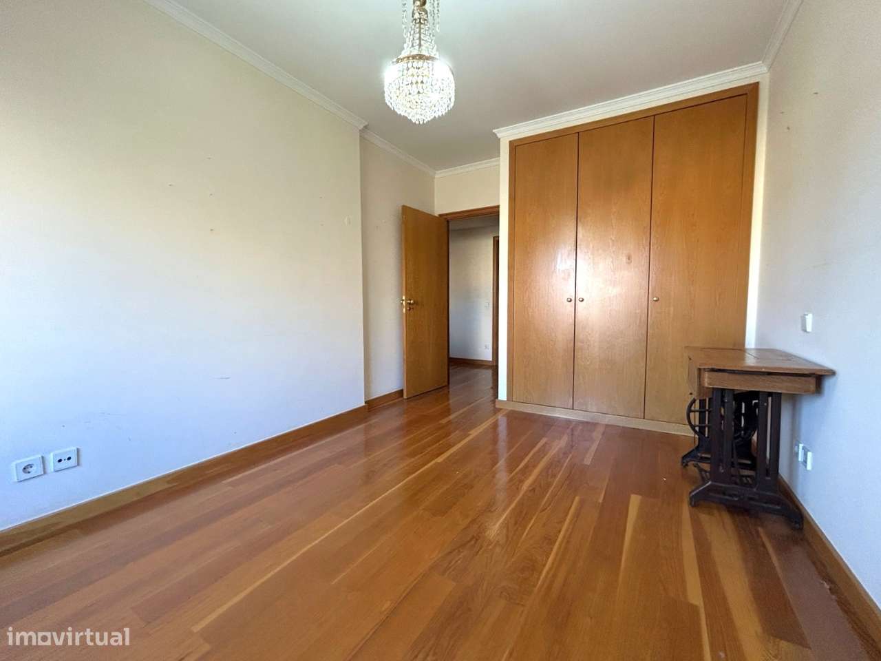 Apartamento T3 com Varanda junto à Praça do Império – Foz do Douro-15