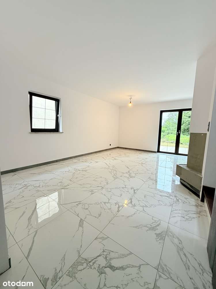 Przytulny dom z dużą działką w Klaudynie – idealny na rodzinne życie-3