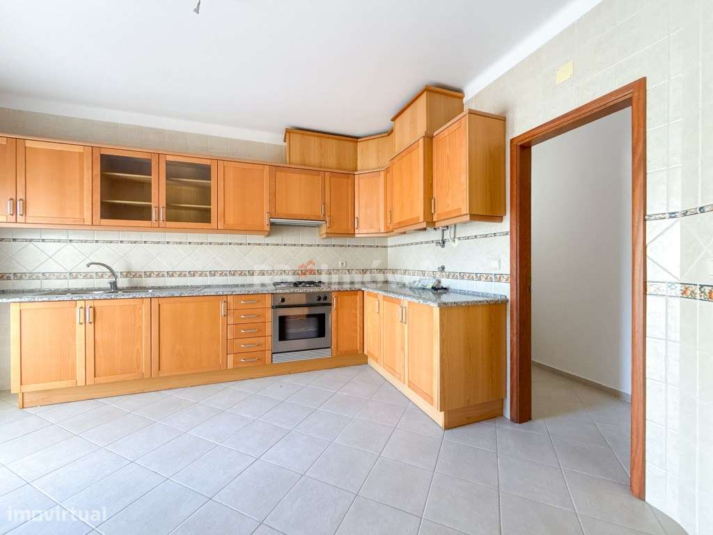 Apartamento T1 c/ Garagem e Terraço, no Entroncamento - Grande imagem: 5/16