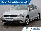 Volkswagen Jetta - 2