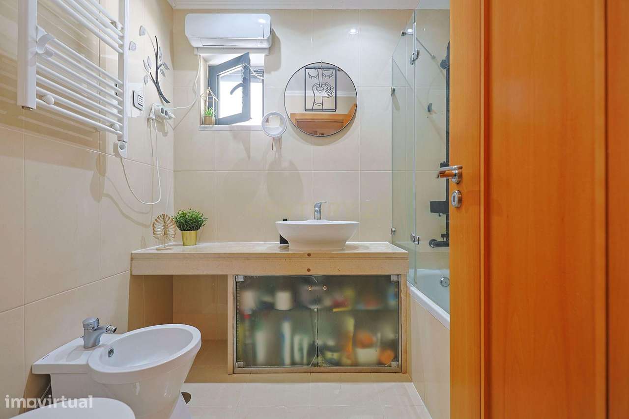 Apartamento T2 com Garagem, no Parque Luso em Corroios.-27