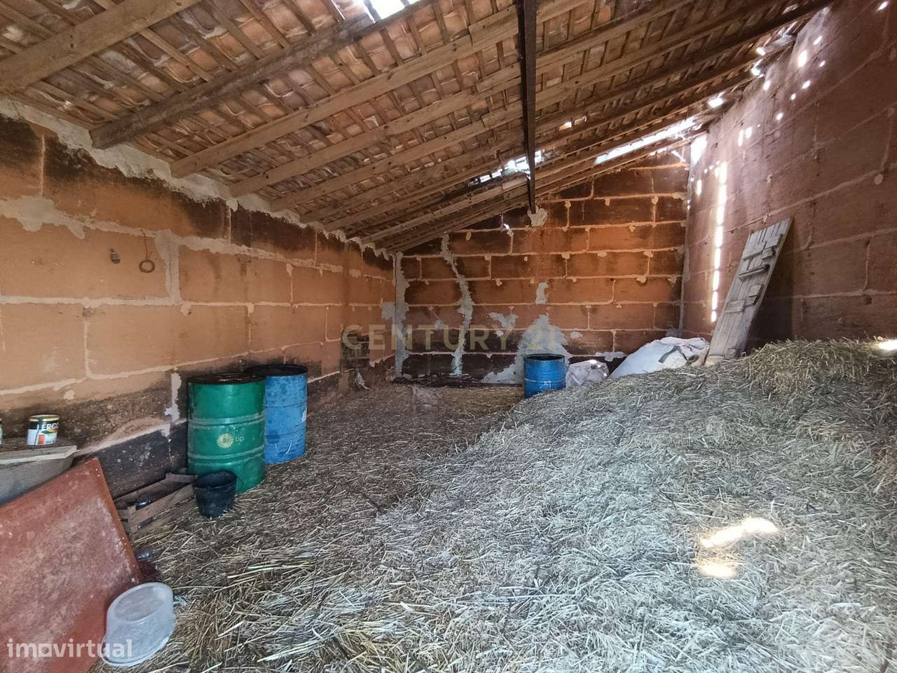 Propriedade no Alentejo com Grande Potencial Turístico e Agrícola pert-9