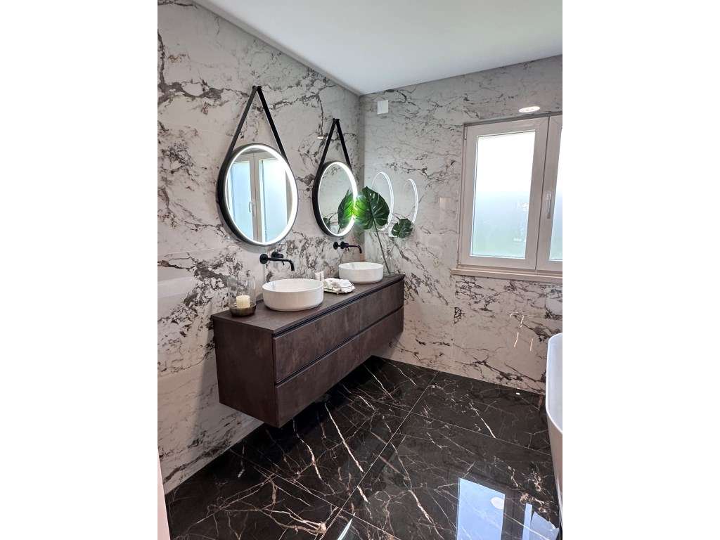 Moradia Isolada T4 Venda Almada-19