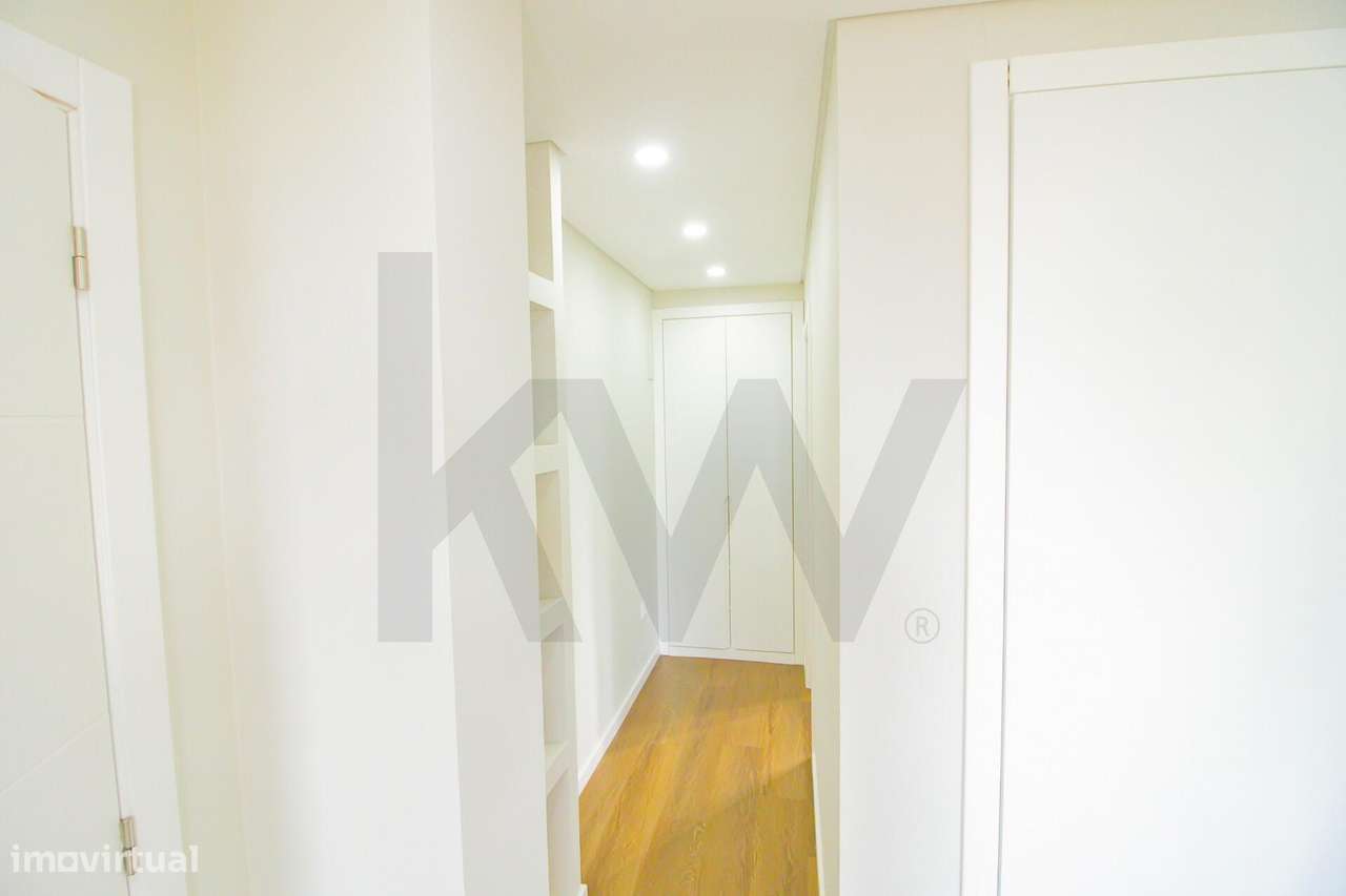 Moradia T2 Moderna com Vista Mar e Sótão Versátil – Ribeira Brava - Grande imagem: 5/60