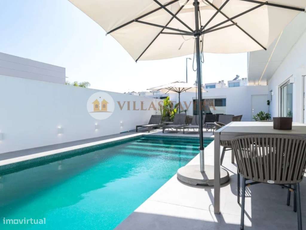 Moradia T3 de Luxo com Piscina, Vista Mar e Acabamentos Premium-22