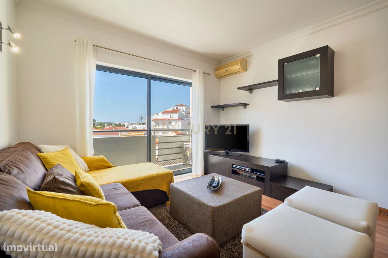 Excelente T3 em Lagoa | Localização Privilegiada perto de Tudo - Grande imagem: 4/51