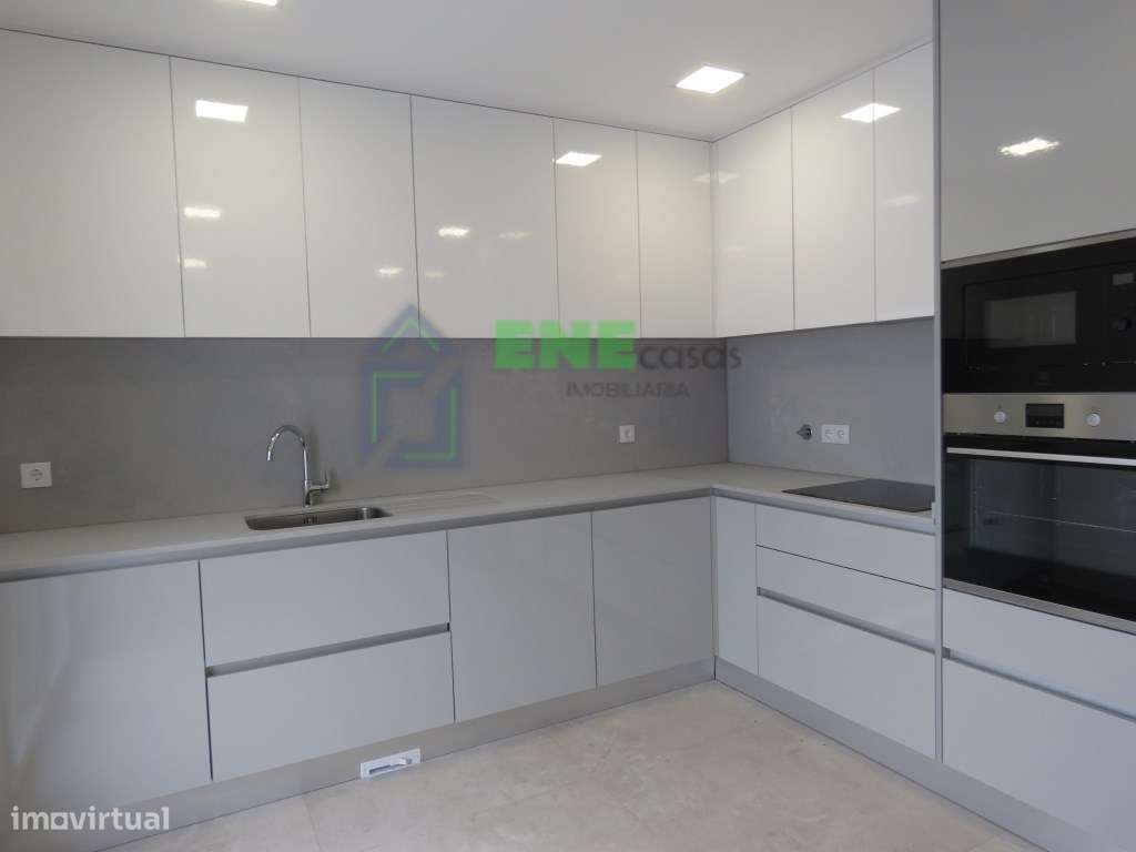 Moradia T4 na Vila da Ericeira-10