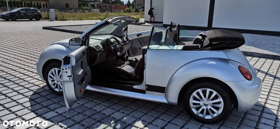 Volkswagen New Beetle Cabriolet 1.6 Freestyle - 11