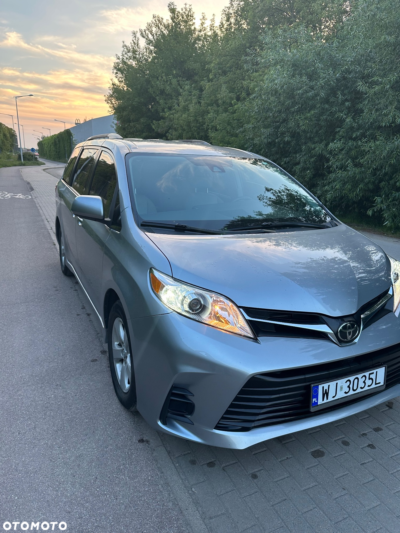 Toyota Sienna 3.5 V6 - 2