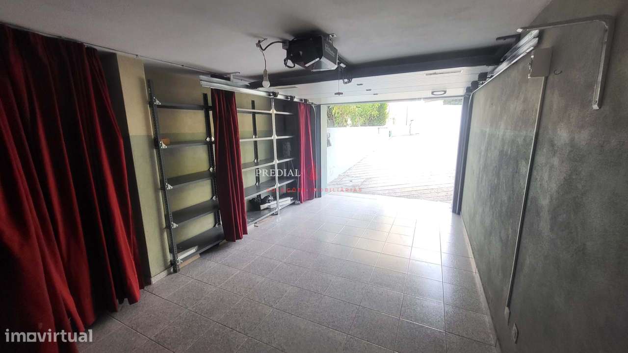T2+1 Luminoso com Garagem Ampla em Ramalde – Zona em Valorização-21
