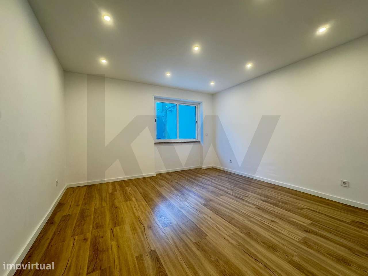 T2 com Pátio Privativo nas Mercês – O Seu Refúgio ao Ar Livre-19