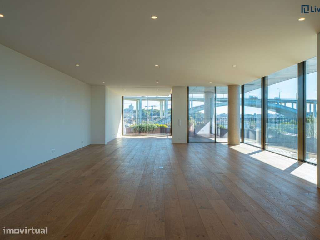 Espetacular T3 com 500m2 e vistas-9