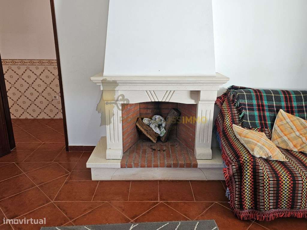 Vende-se: Moradia Familiar Espaçosa e Versátil na Madalena, Tomar.-15