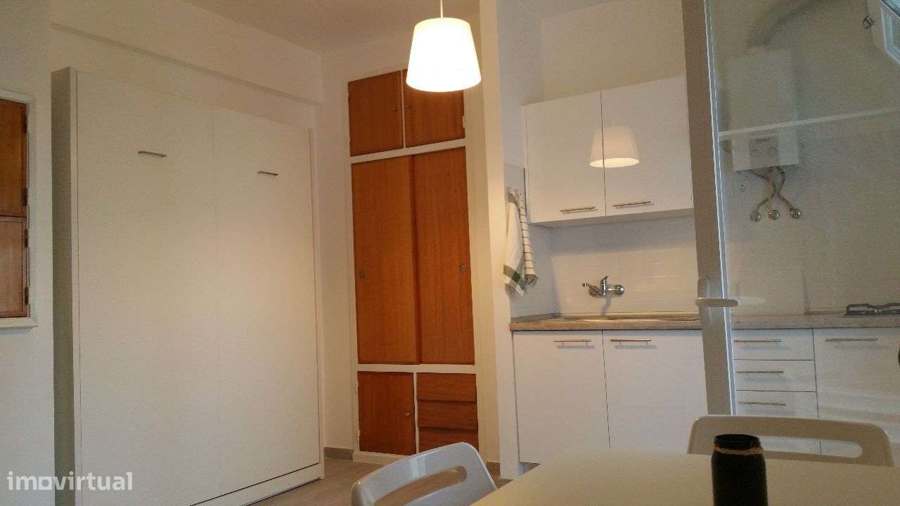 Apartamento T0 renovado e mobilado - Reboleira - Grande imagem: 3/8