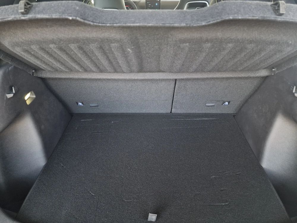 Zasięg 312 km / Kamera 360 / ekran 12,8 '' / CarPlay i Android Auto