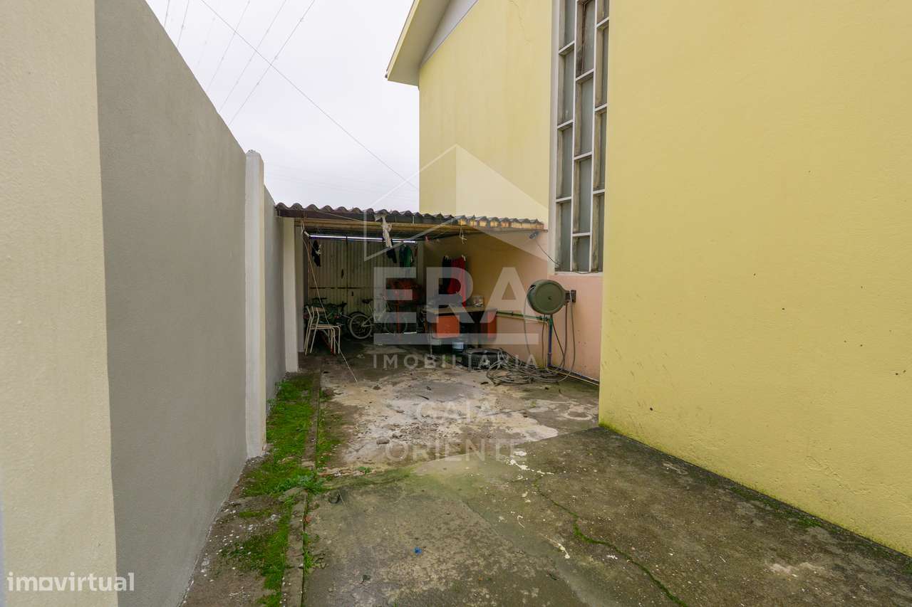 Moradia Isolada T5 com Terreno na N1-26