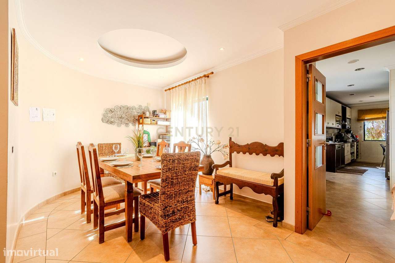 Apartamento T3 com três suítes, quintal com zona de lazer e BBQ, garag - Grande imagem: 5/47