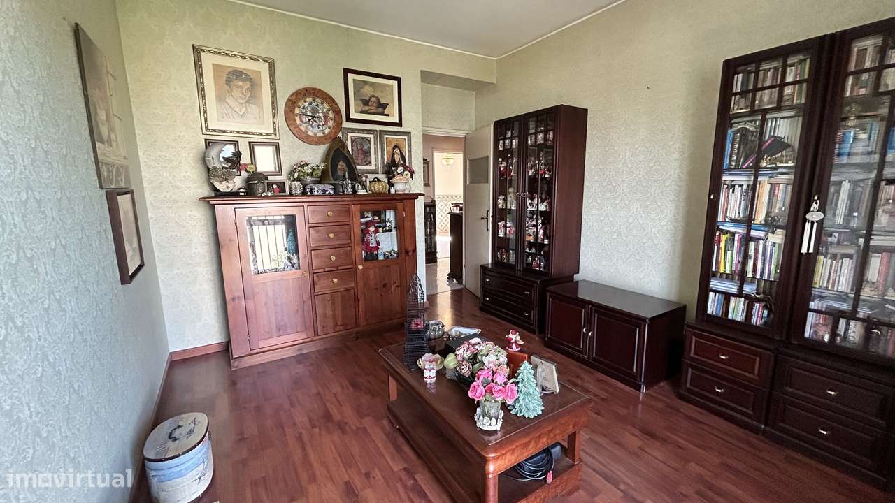 Apartamento T4 nos Olivais-19
