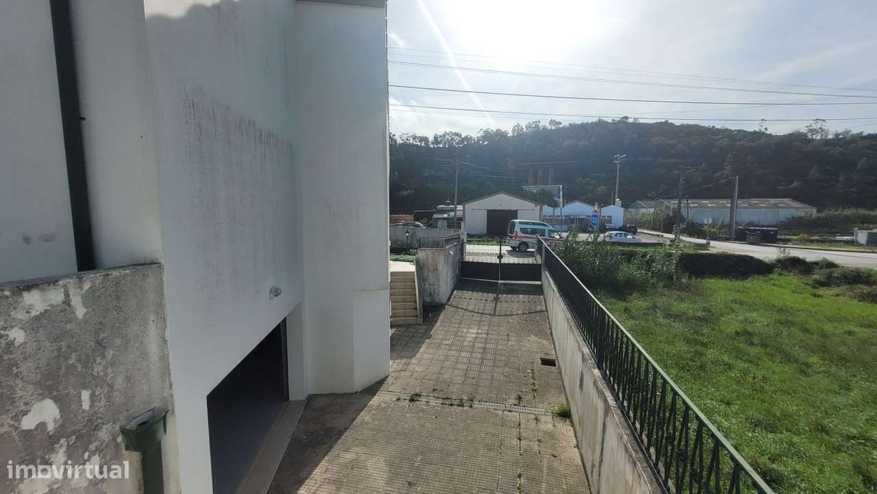 Moradia T4 com piscina na Figueira da Foz-27