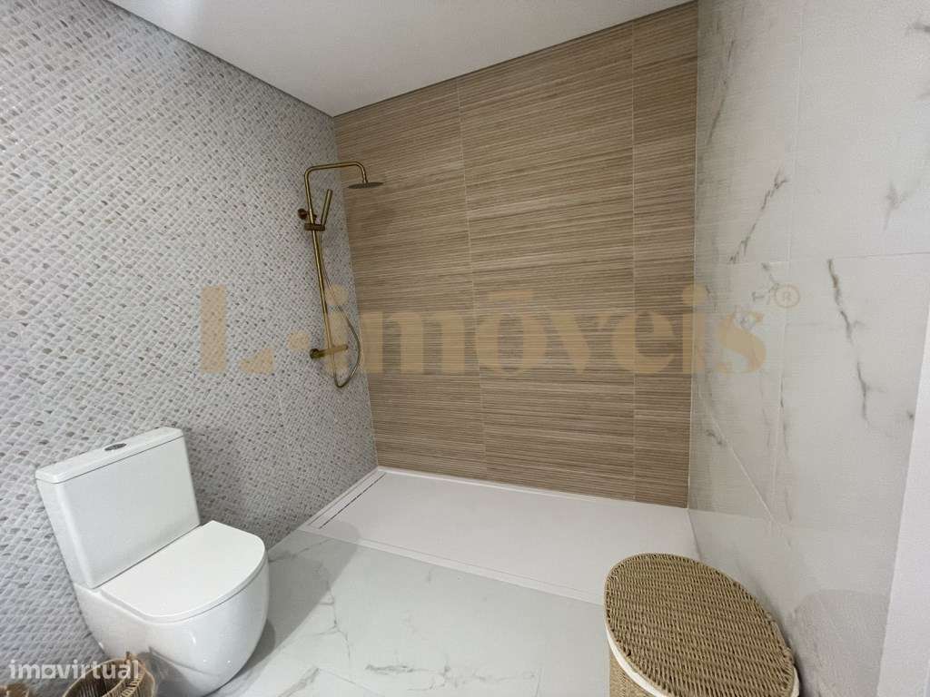 MORADIA T3, NOVA COM PISCINA, EM SANFINS DE FERREIRA - Grande imagem: 5/8