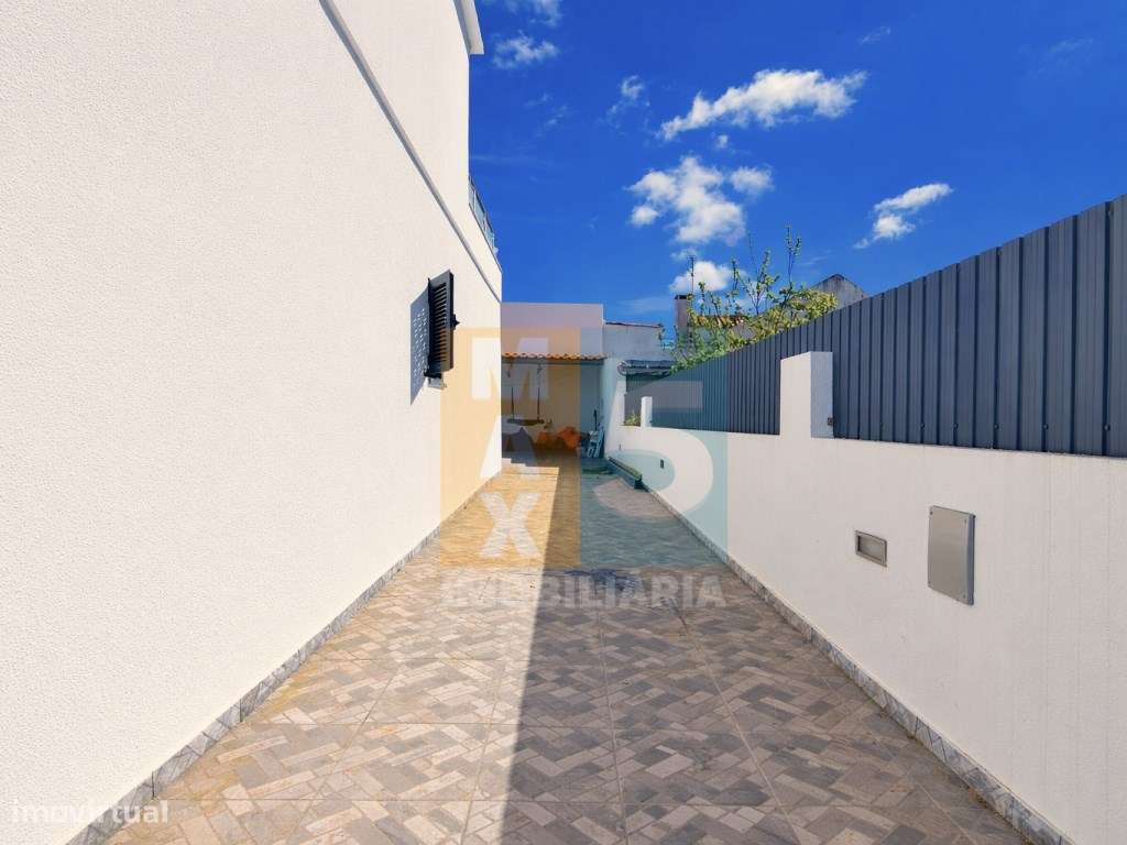 Moradia com 2 terraços em zona calma - Montijo-32