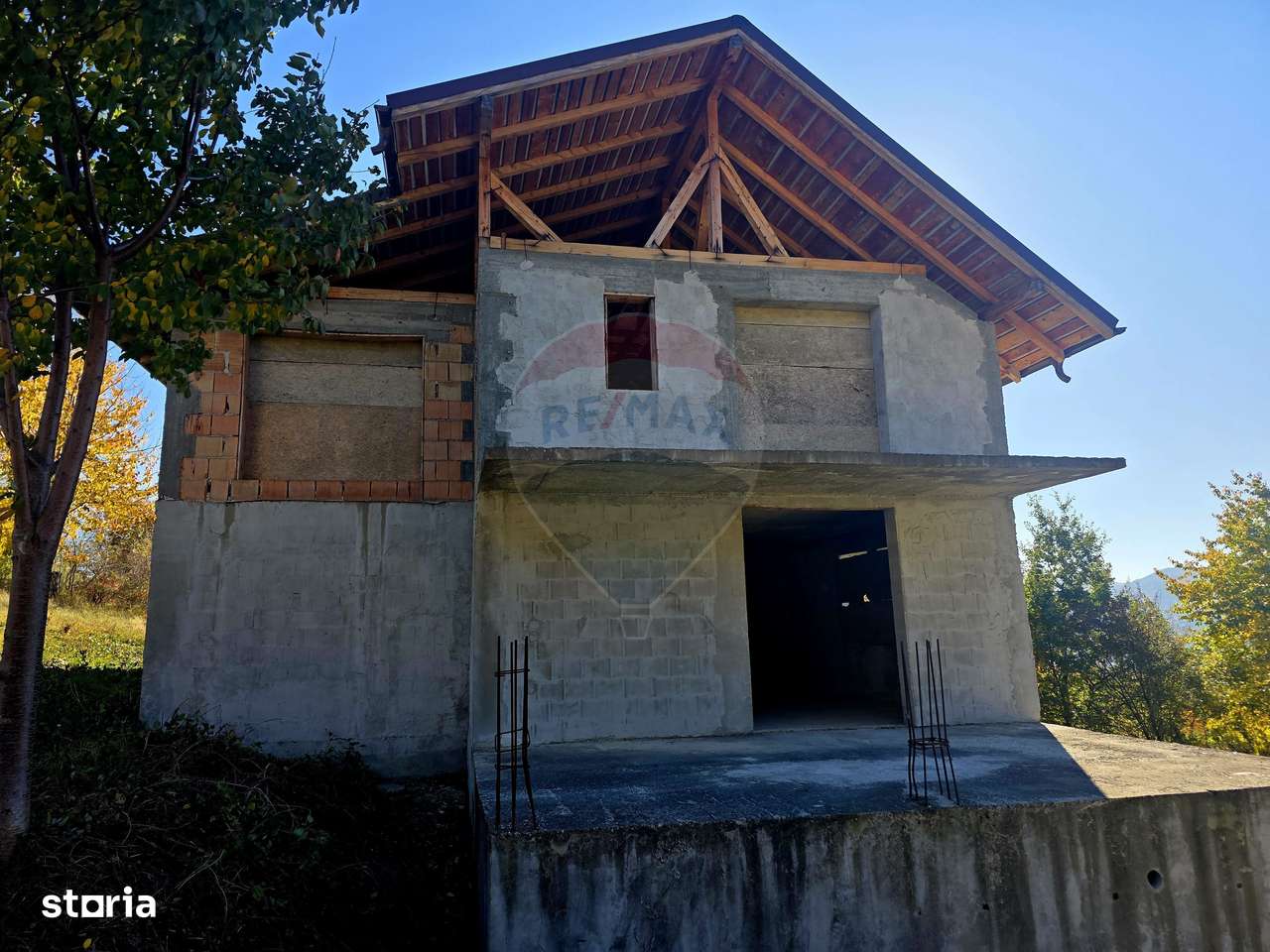 Casă / Vilă cu 5 camere de vânzare-13